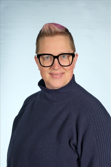 Ms J Johannessen